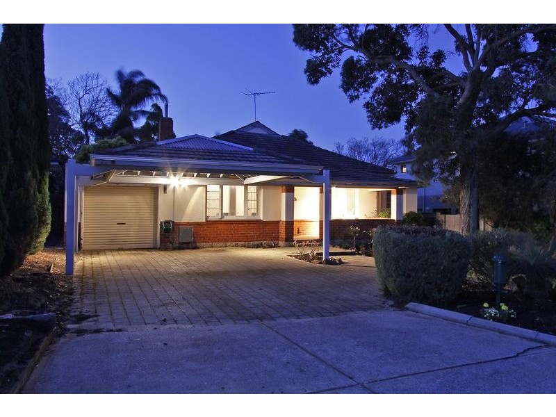 27 Lawlor Road, Attadale WA 6156