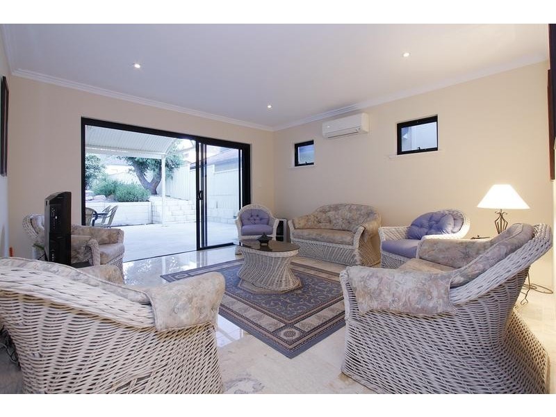 24a Norma Road, Alfred Cove WA 6154