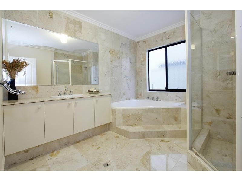 24a Norma Road, Alfred Cove WA 6154