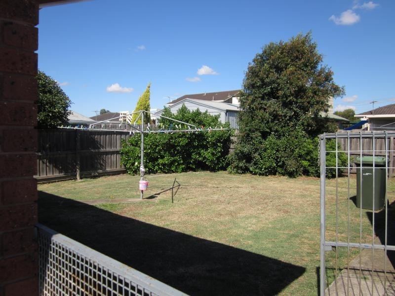 24 Hennessy Avenue, Herne Hill VIC 3218