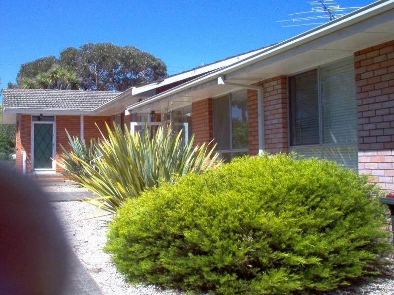 2/6 Bonsey Road, Highton VIC 3216