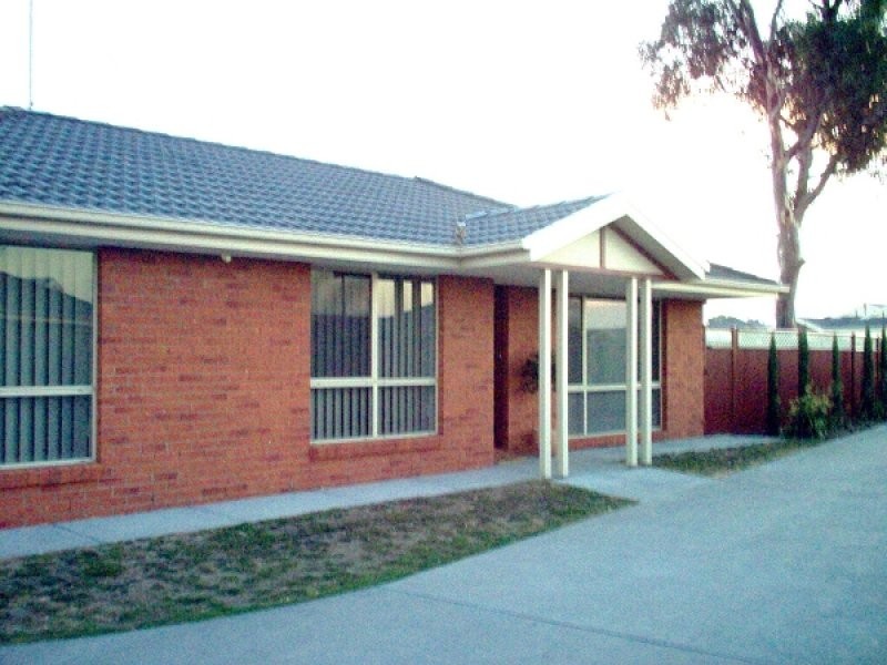 1/8 Bluegum Place, Grovedale VIC 3216