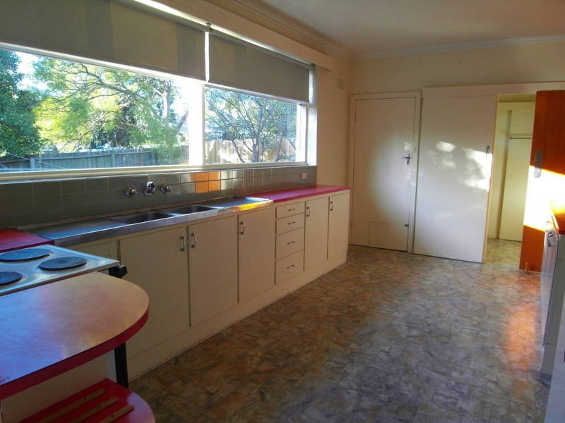 1 Remony Avenue, Highton VIC 3216