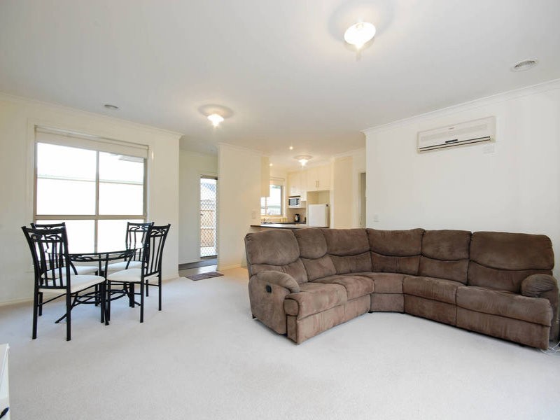 2/25 Clarke Avenue, Belmont VIC 3216