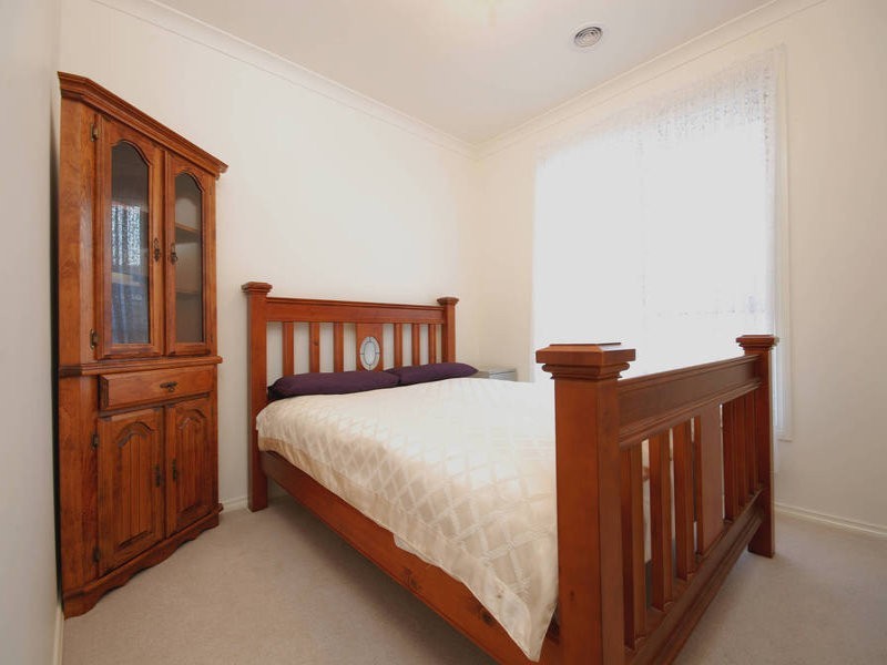 2/25 Clarke Avenue, Belmont VIC 3216