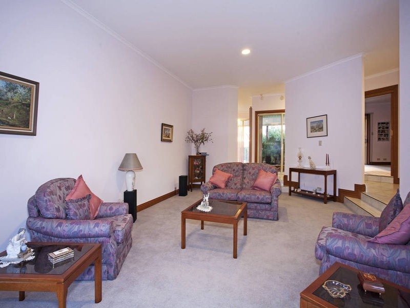 11 Bourbon Way, Waurn Ponds VIC 3216