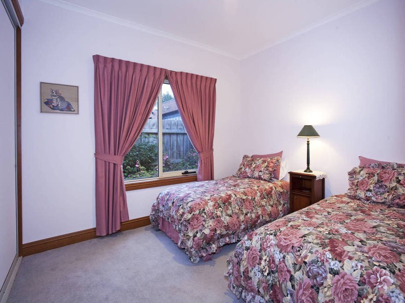 11 Bourbon Way, Waurn Ponds VIC 3216