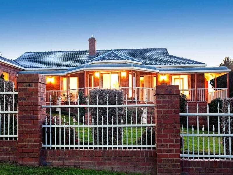 11 Bourbon Way, Waurn Ponds VIC 3216