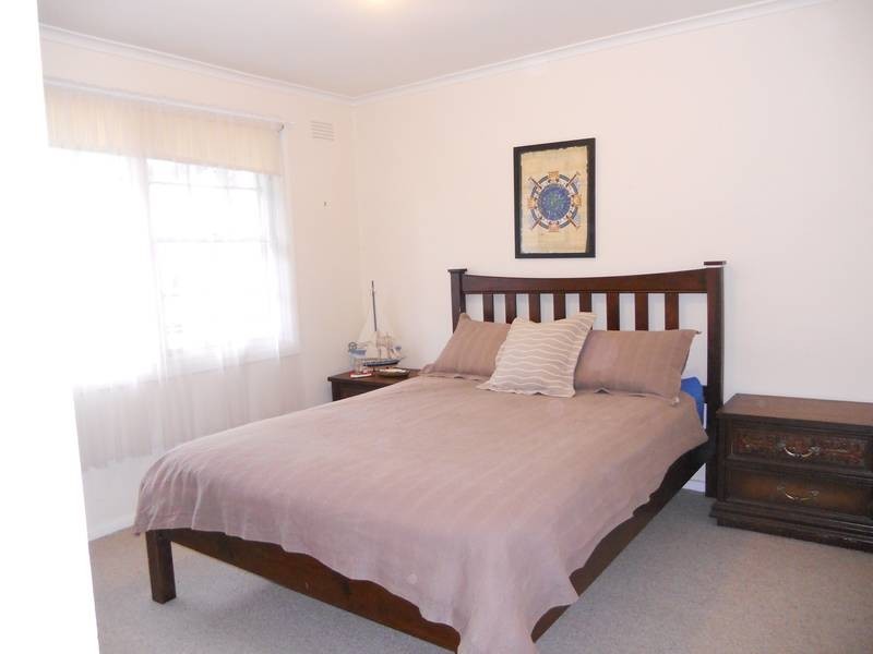 17 Carey Street, Hamlyn Heights VIC 3215