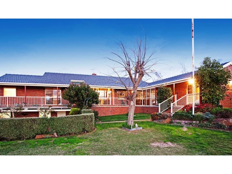 11 Bourbon Way, Waurn Ponds VIC 3216