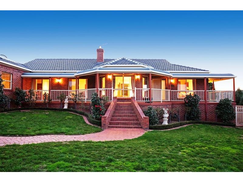 11 Bourbon Way, Waurn Ponds VIC 3216