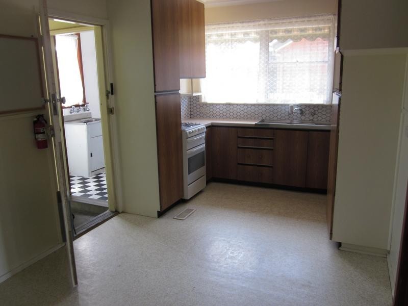 25 Winstanley Rd, East Geelong VIC 3219