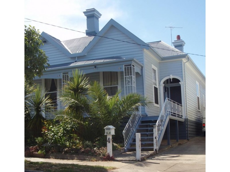 4 Laurelbank Pde, Newtown VIC 3220