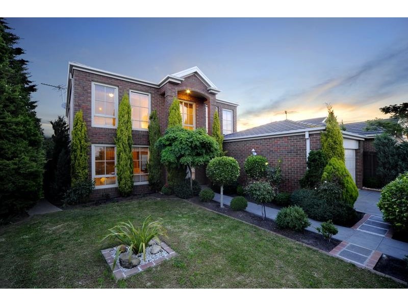 27 Leigh Road, Highton VIC 3216