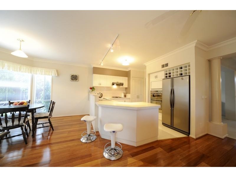 27 Leigh Road, Highton VIC 3216