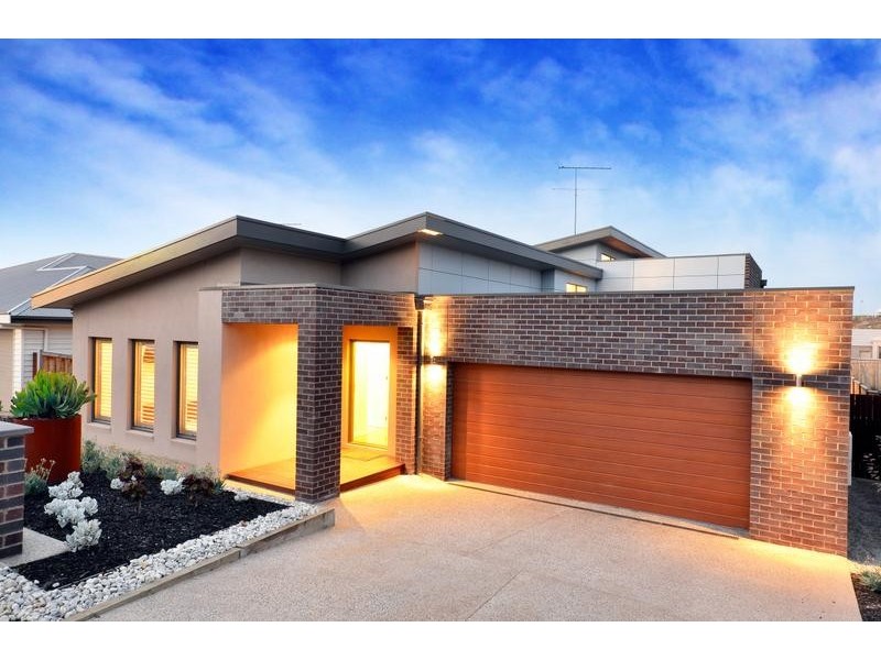 28 Esperence Crescent, Highton VIC 3216