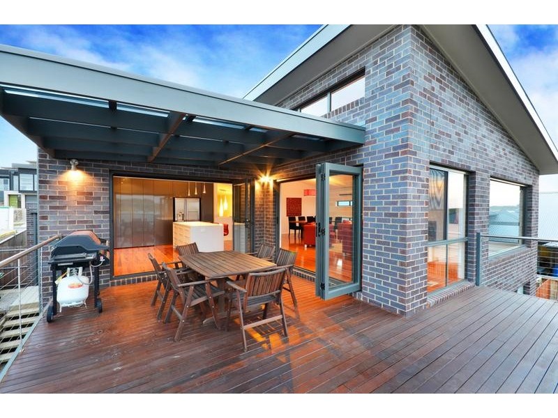 28 Esperence Crescent, Highton VIC 3216