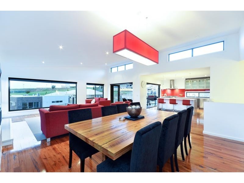 28 Esperence Crescent, Highton VIC 3216