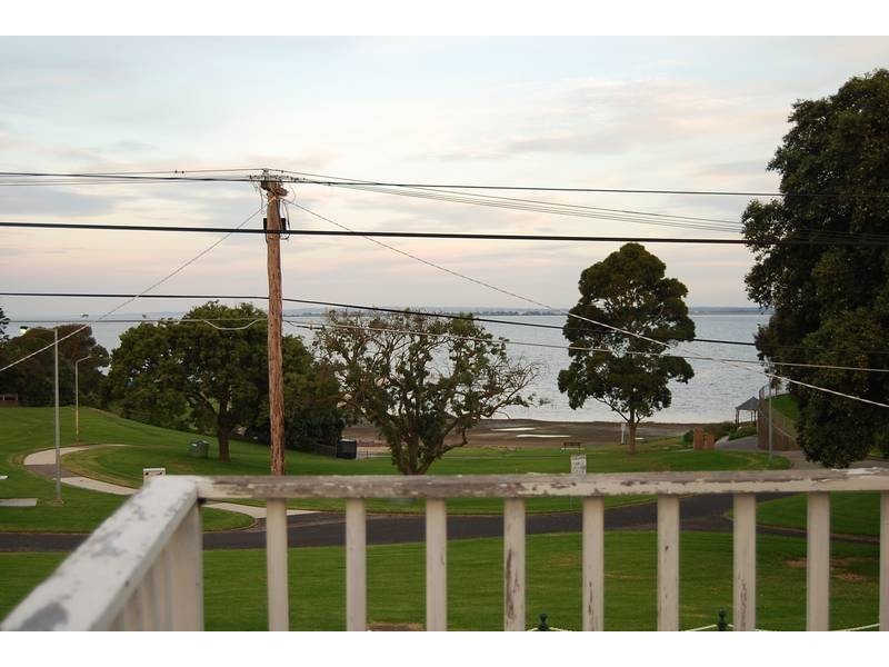 16 Holden Avenue, Rippleside VIC 3215
