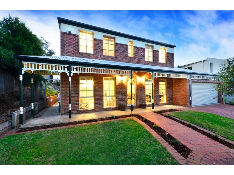 15 Leilani Court, Highton VIC 3216