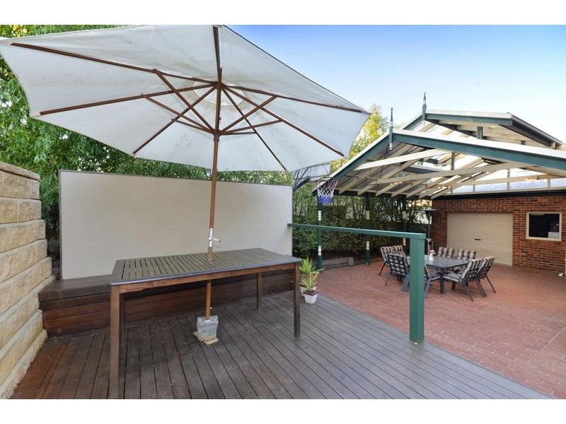 15 Leilani Court, Highton VIC 3216