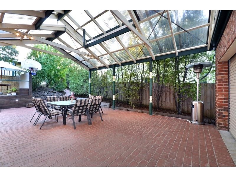 15 Leilani Court, Highton VIC 3216