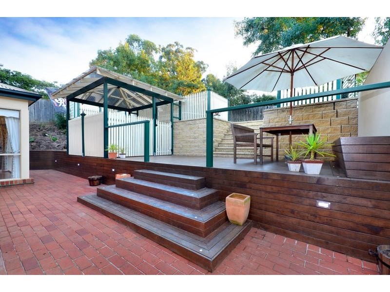 15 Leilani Court, Highton VIC 3216