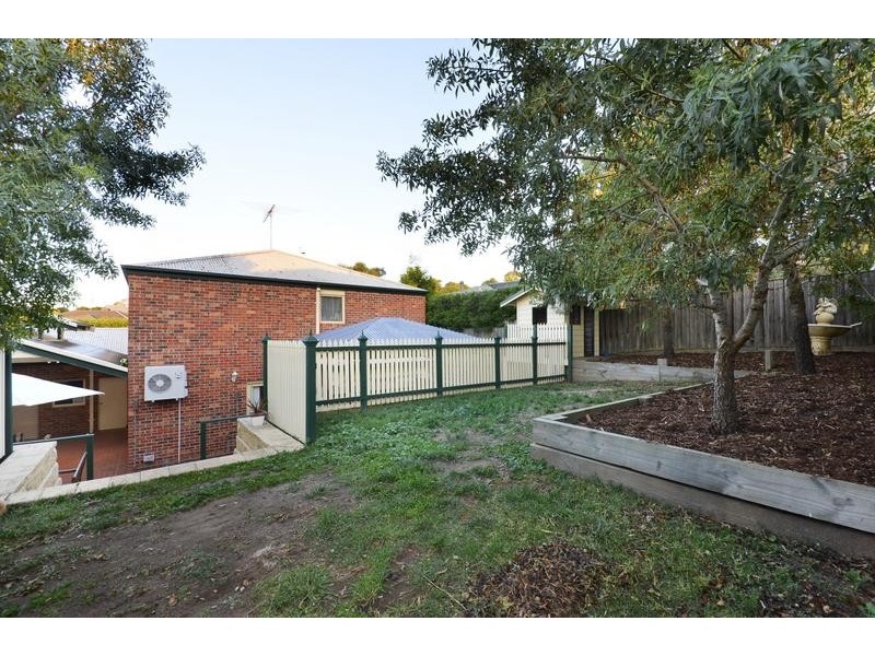 15 Leilani Court, Highton VIC 3216