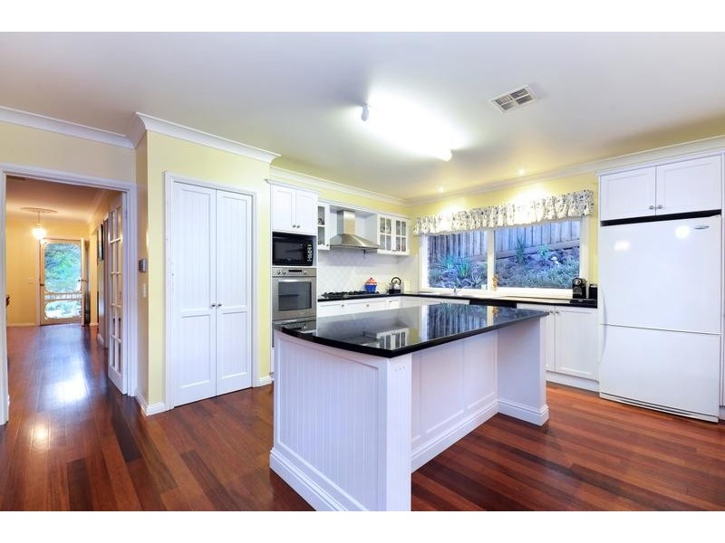15 Leilani Court, Highton VIC 3216