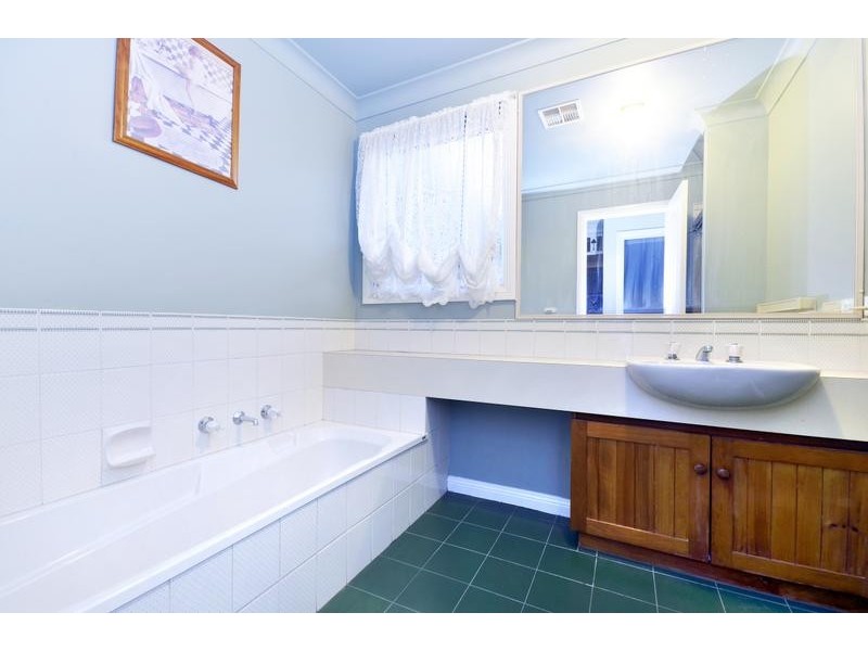 15 Leilani Court, Highton VIC 3216