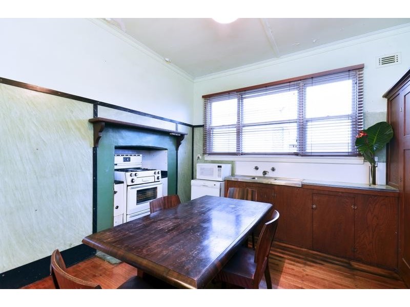 60 Roseneath Street, North Geelong VIC 3215