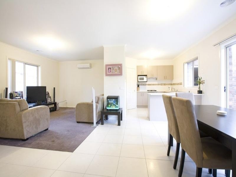 2/238 High, Belmont VIC 3216