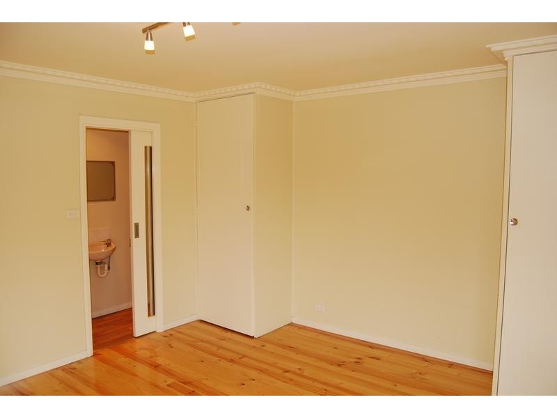 4 Glengate Street, Hamlyn Heights VIC 3215