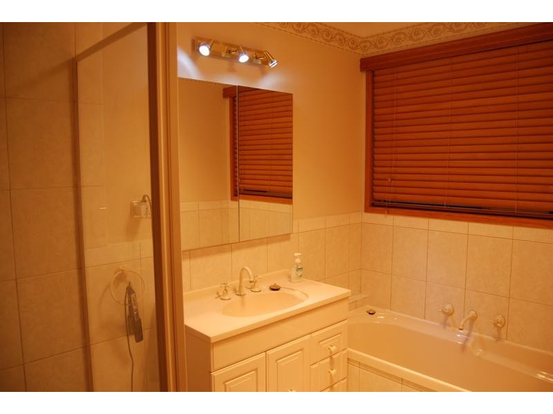 28 Orbit Drive, Whittington VIC 3219