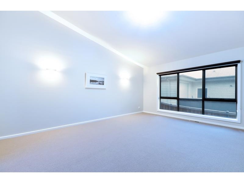 28 Esperence Crescent, Highton VIC 3216