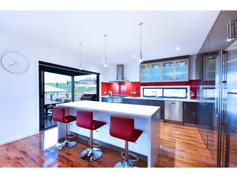 28 Esperence Crescent, Highton VIC 3216