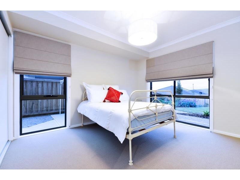 28 Esperence Crescent, Highton VIC 3216