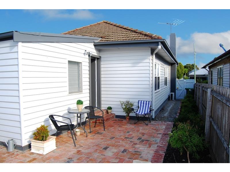 15 Grey Street, East Geelong VIC 3219