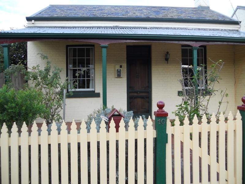 10 McNicol Street, Geelong West VIC 3218