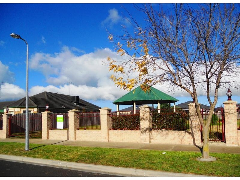16 Manikato court, Geelong VIC 3220