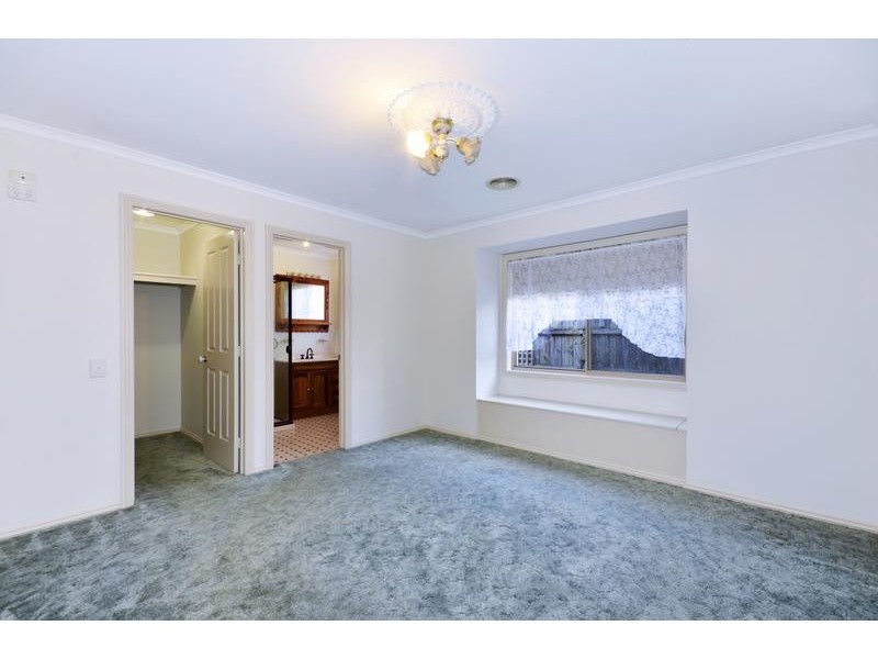 17 Manikato court, St Albans Park VIC 3219
