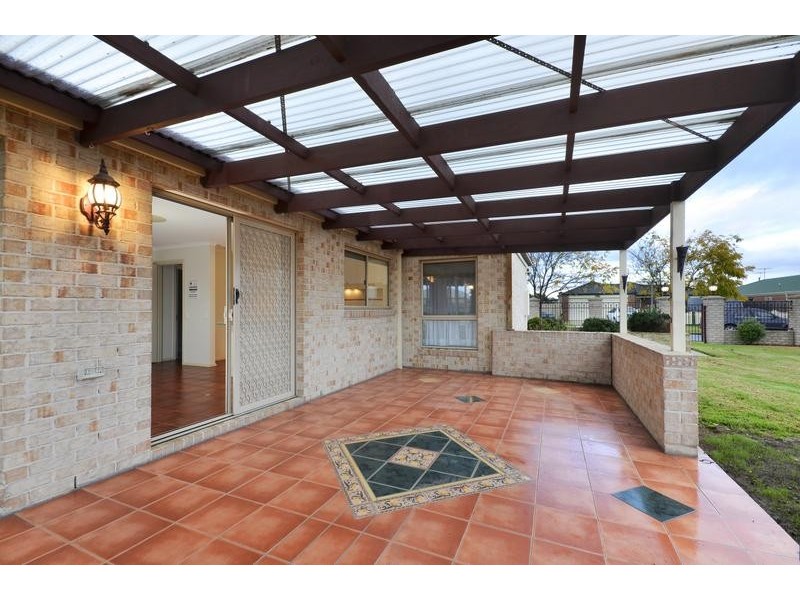 17 Manikato court, St Albans Park VIC 3219