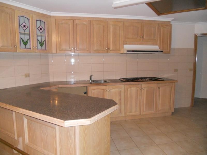 301 Wilson Road, St Albans Park VIC 3219