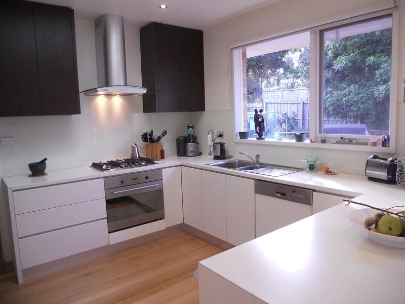 8 Baum Cresent, Highton VIC 3216