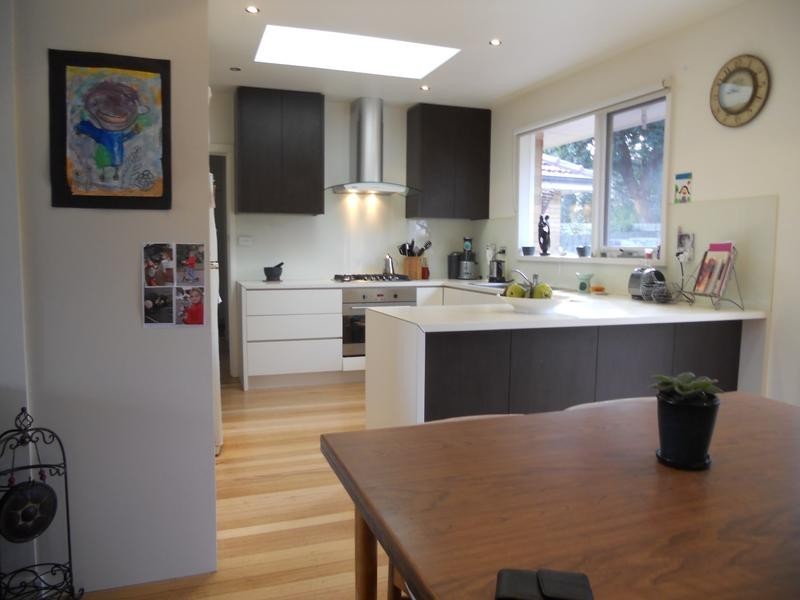 8 Baum Cresent, Highton VIC 3216