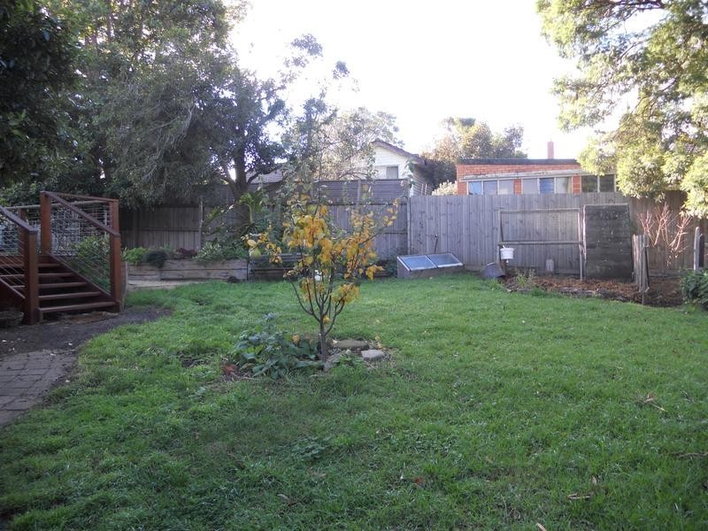 8 Baum Cresent, Highton VIC 3216