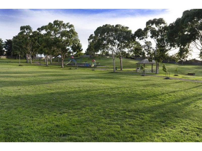 24 Coolabah Drive, Grovedale VIC 3216