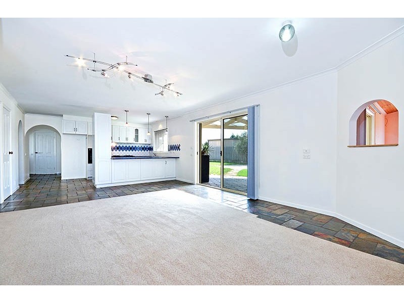 2 Saintly Way, St Albans Park VIC 3219