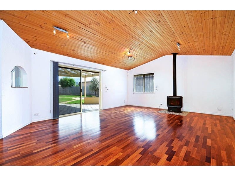 2 Saintly Way, St Albans Park VIC 3219