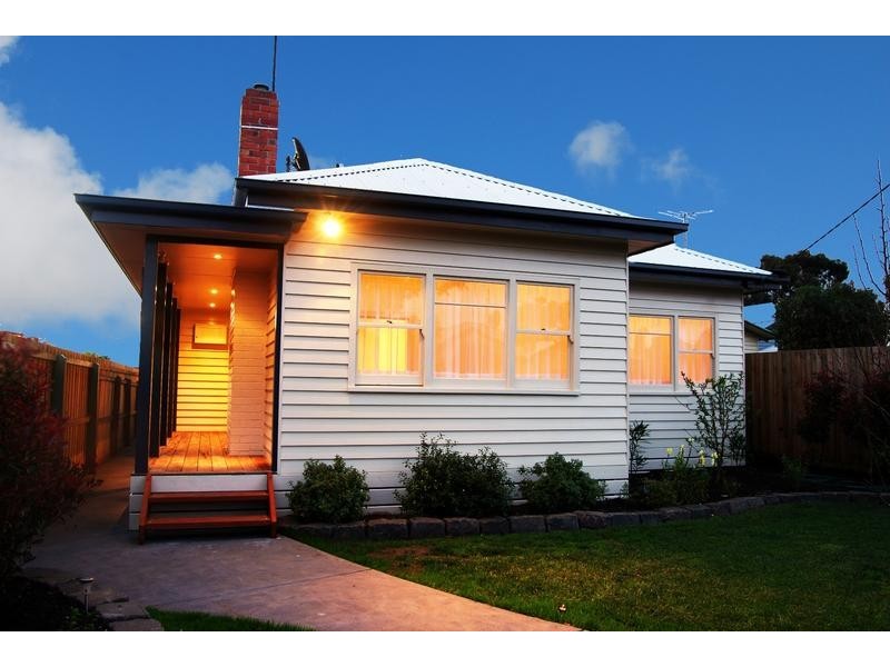 40 St Albans Road, East Geelong VIC 3219